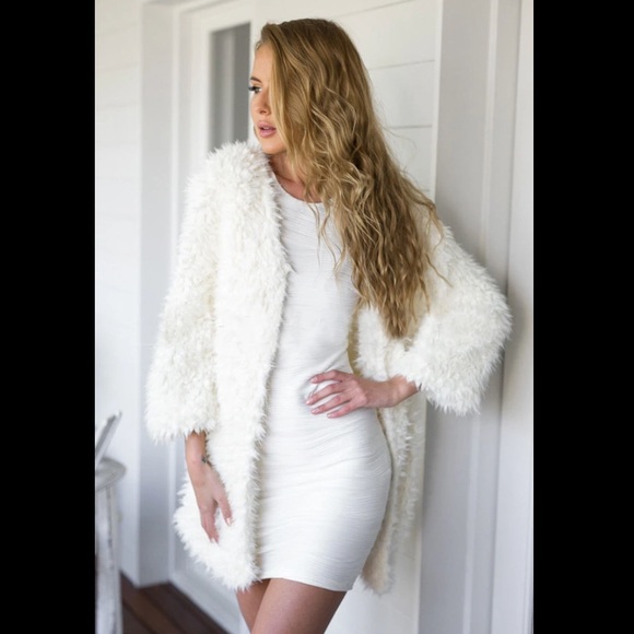 1 left!!Off White fur cardigan - Picture 2 of 6